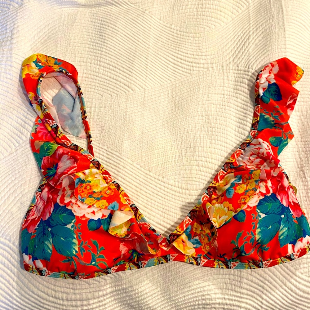 NWT Floral Bikini Top